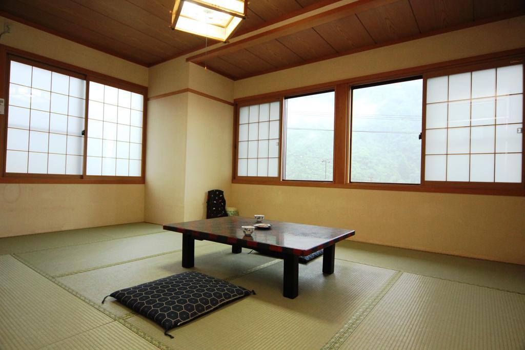 Jinkuro Hotel Takayama  Værelse billede